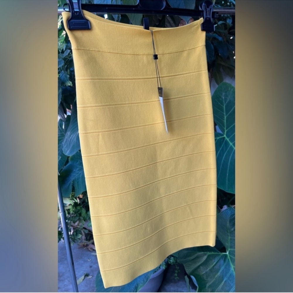 NWT Bcbgmaxazria bandage pencil skirt y2k citron